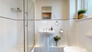 Bathroom - Haigh Park View (Wigan)