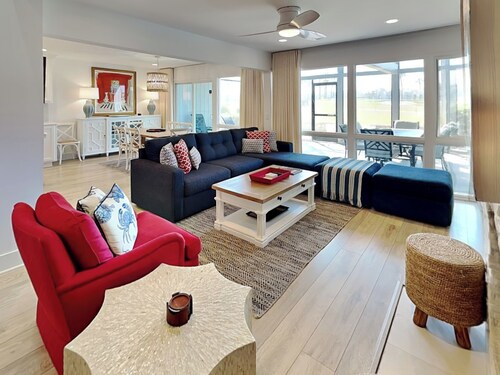 Luxury Condo with Outdoor Dining and Community Pool.
