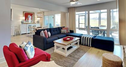 Luxury Condo with Outdoor Dining and Community Pool.