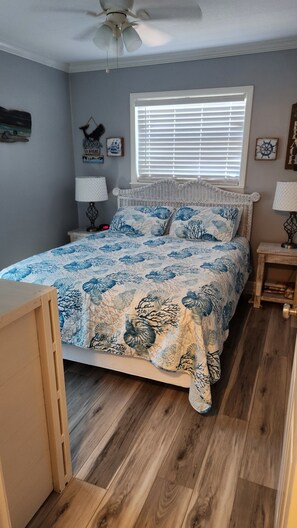 1 bedroom, in-room safe, iron/ironing board, free WiFi - BEACH FRONT (Gulf Shores)