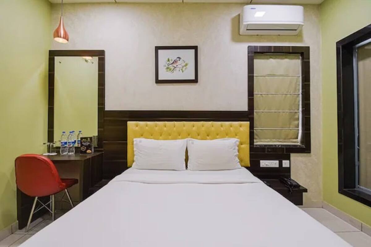 Deluxe Double Room | Egyptian cotton sheets, premium bedding, down comforters
