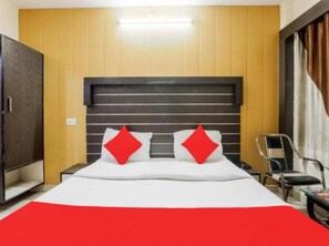 Habitación doble Deluxe, vista a la ciudad | Sábanas de algodón egipcio, ropa de cama de alta calidad y edredón