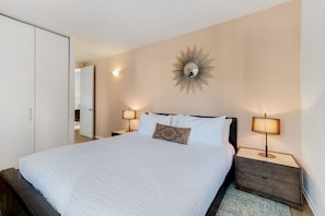 2 bedrooms, iron/ironing board, free WiFi