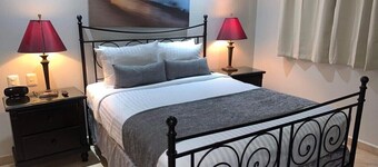 Beautiful Luxury Beachfront 2 Bedroom Condo