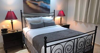 Beautiful Luxury Beachfront 2 Bedroom Condo