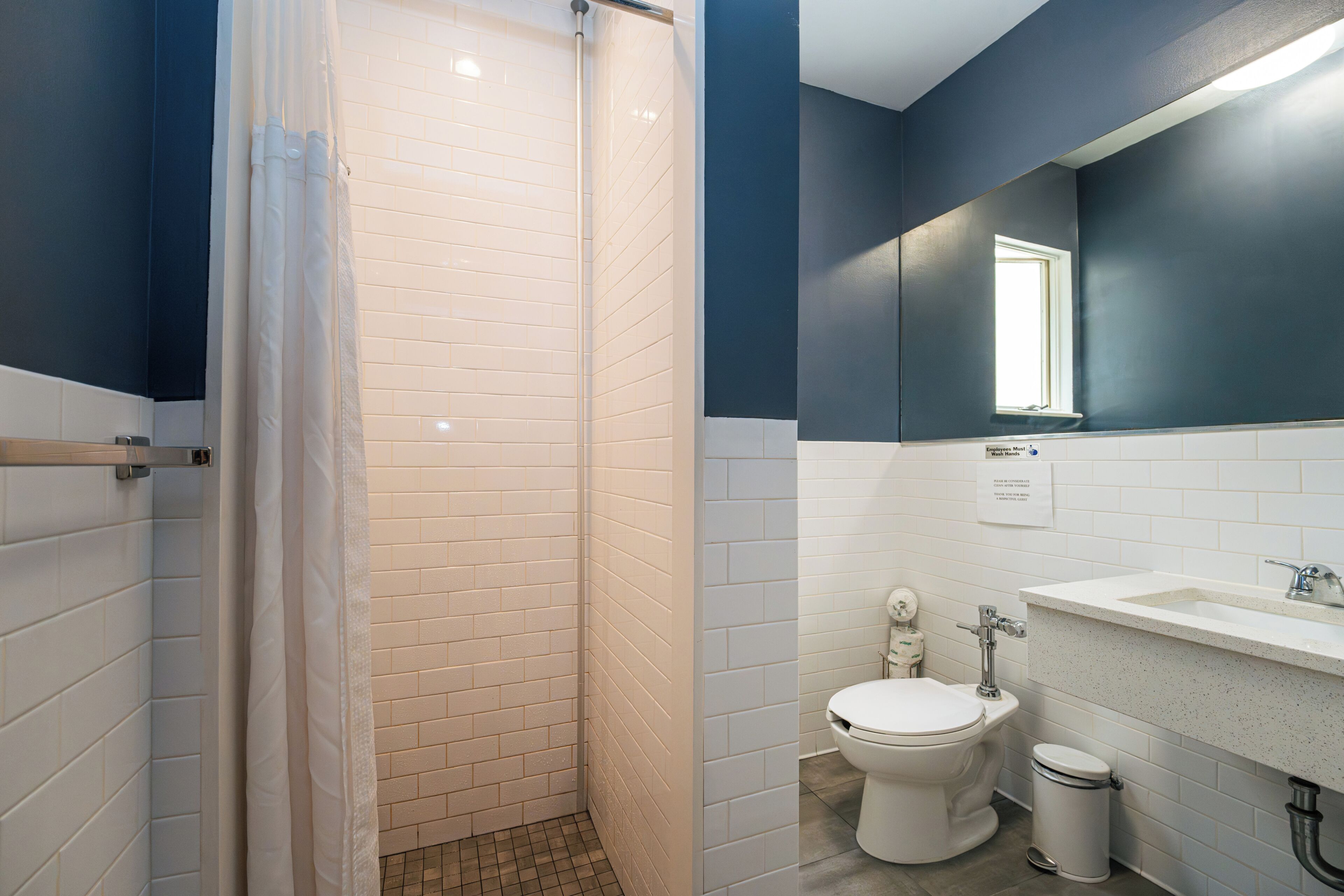 Photo - Lamartine Chelsea – Hostel