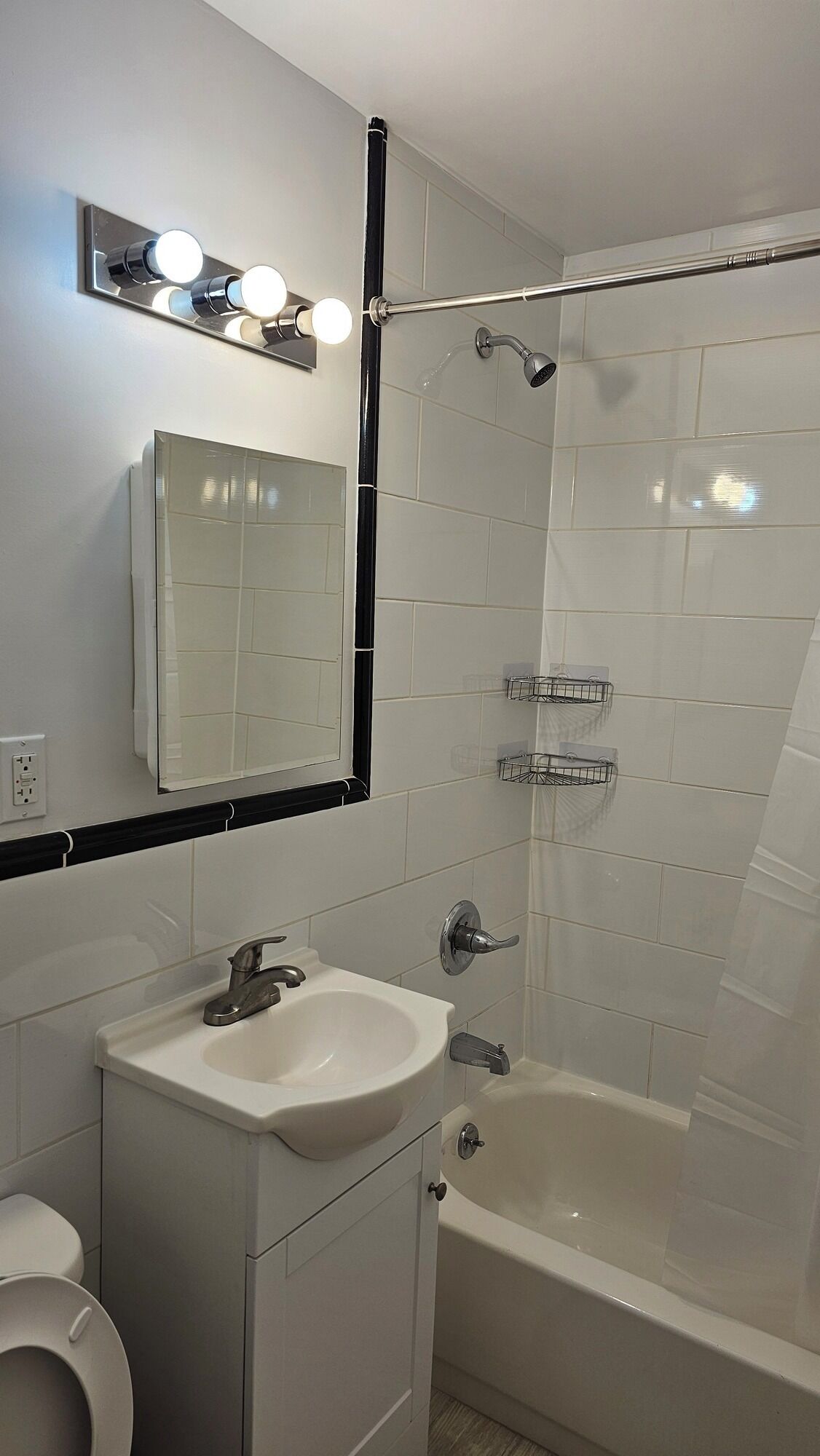 Photo - Lamartine Chelsea