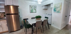 Dining - Duplex - Unit B Near DWTN & Austin-Bergstrom Airport (Austin)