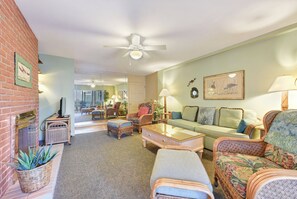 TV, DVD player - Jacksonville Beach Costa Verde 2319-102 | Prime Location, Resort Pool + Beach Ac (Jacksonville Beach)