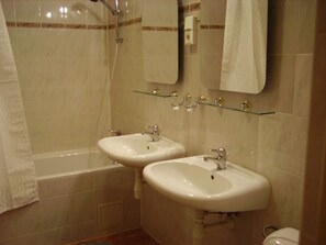 Ducha y bañera combinadas