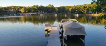 Newly updated water retreat. PONTOON for rent,  FREE golf & ICE at local course