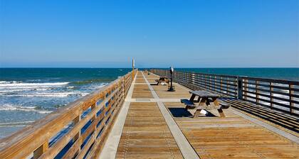 Pet Friendly Beachfront Condo with Balcony+ Pool Access