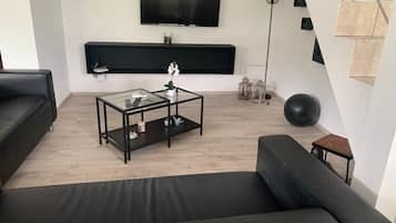 Televisión, futbolito y libros