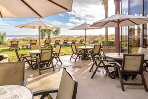 Outdoor dining - Two Bedroom Deluxe, Luxury Condo, North Myrtle Beach, South Carolina  2563744 (North Myrtle Beach)