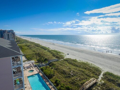 Beautiful Ocean Front 6 Bedroom/5 Bathroom Condo with Pool and Game Room!