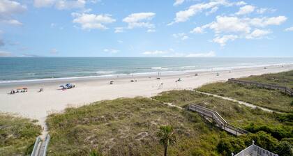 Beautiful Ocean Front 6 Bedroom/5 Bathroom Condo with Pool and Game Room!