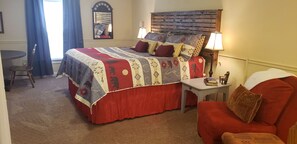 1 Schlafzimmer, Schreibtisch, Bügeleisen/Bügelbrett, Reisekinderbett