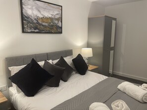 3 bedrooms, iron/ironing board, free WiFi, bed sheets