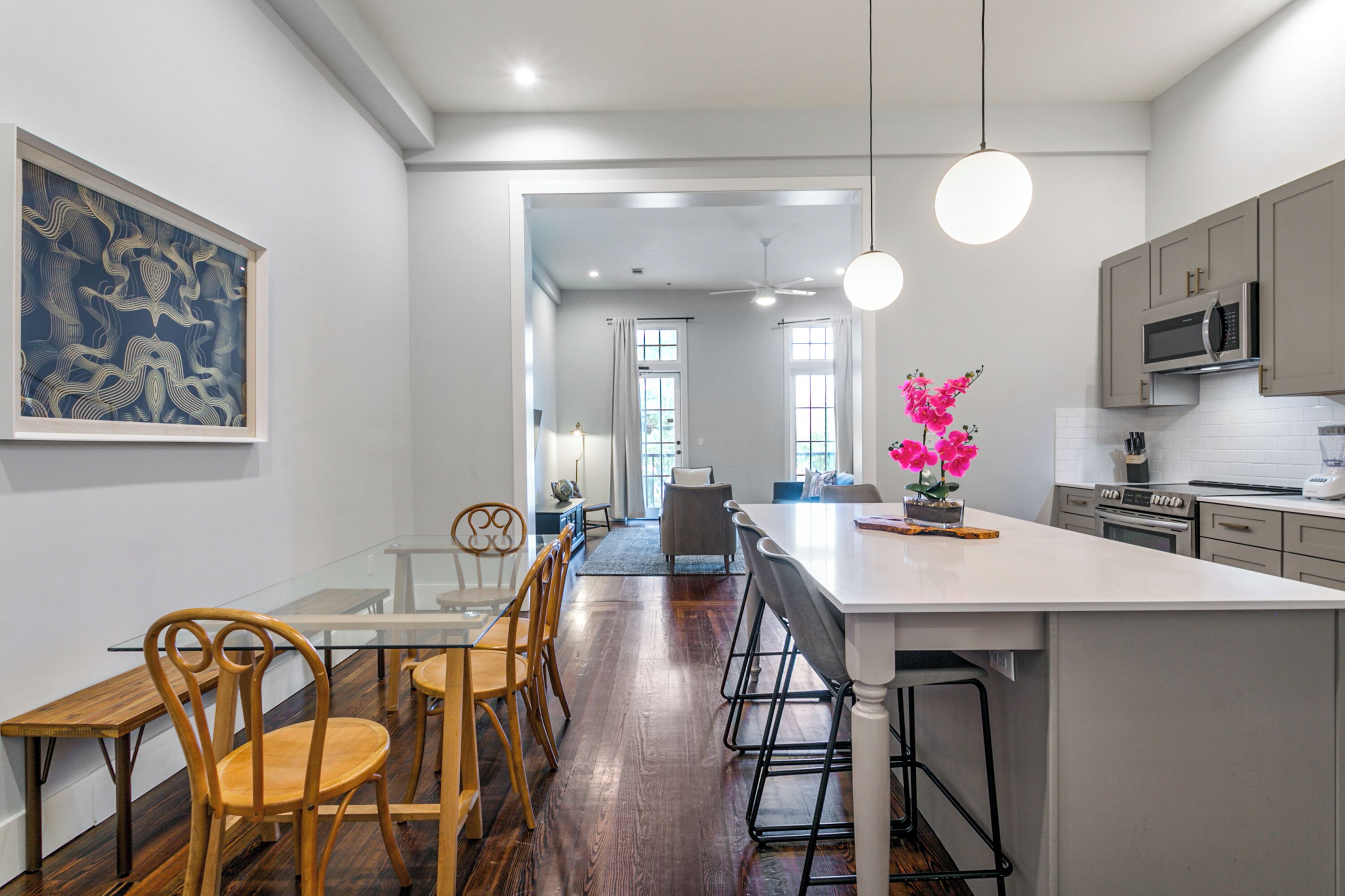 Apartamento Deluxe, 5 habitaciones, balcón | Servicio de comidas en la habitación