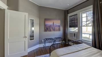 1 sovrum, memory foam-madrasser, strykjärn/strykbräda och gratis wi-fi