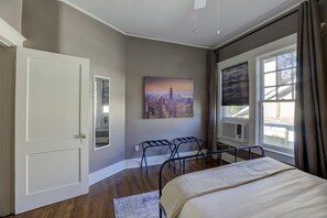 1 sovrum, memory foam-madrasser, strykjärn/strykbräda och gratis wi-fi