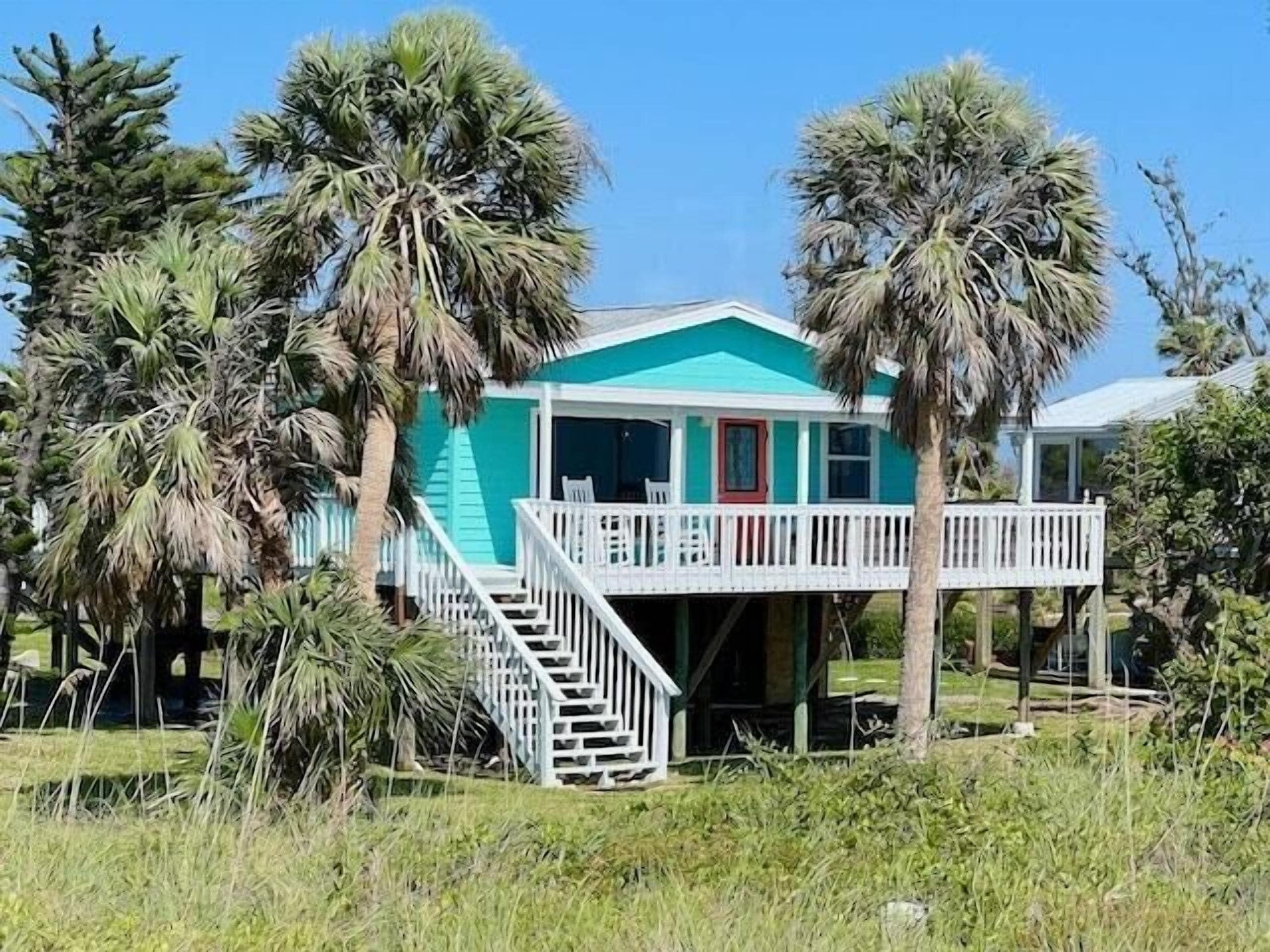 Alden's Retreat: Beachfront cottage with private dock!