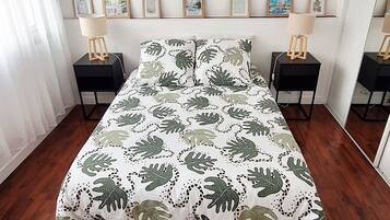 1 habitación, escritorio, tabla de planchar con plancha y wifi gratis