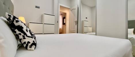 2 chambres, fer et planche à repasser, accès Internet