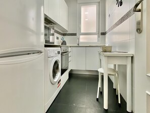 Fridge, microwave, oven, coffee/tea maker