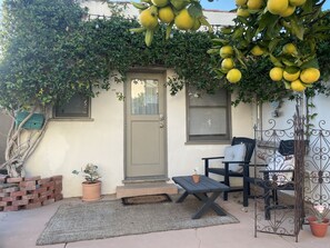 Terrace/patio - CharmCrashpad.Prkg.MinimialEssentials! (San Pedro)