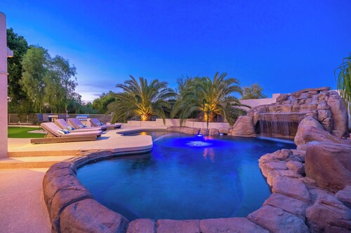 Golf Course+Heated Pool+Game Room+Putting Green