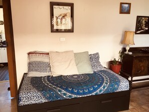 4 bedrooms, iron/ironing board, free WiFi, bed sheets