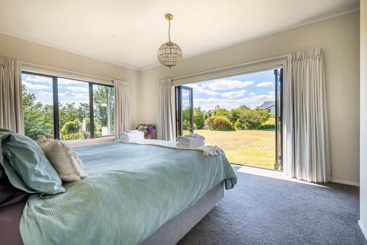 6 habitaciones, tabla de planchar con plancha, cuna de viaje y wifi 