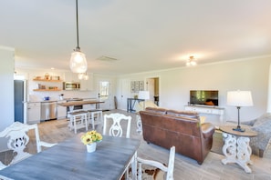 Interior - Modern Clarkesville Cottage w/ Decks & Patio! (Clarkesville)