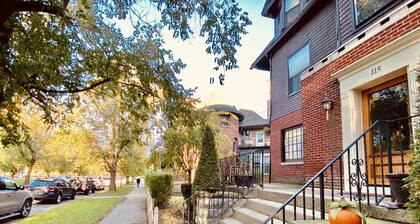 2 Bed/1 Bath Apartment, Fully Stocked Kitchen, Spacious, Premium City Location