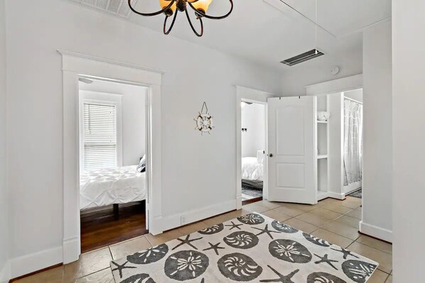 4 bedrooms, WiFi, bed sheets