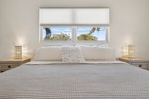 3 habitaciones, tabla de planchar con plancha y cuna de viaje 