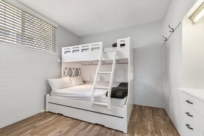 Apartment, 2 Bedrooms, Beachside