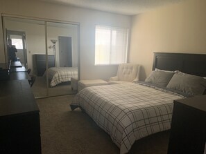 2 bedrooms, iron/ironing board, free WiFi, bed sheets