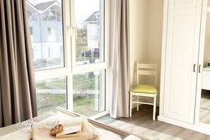 5 bedrooms, WiFi, bed sheets