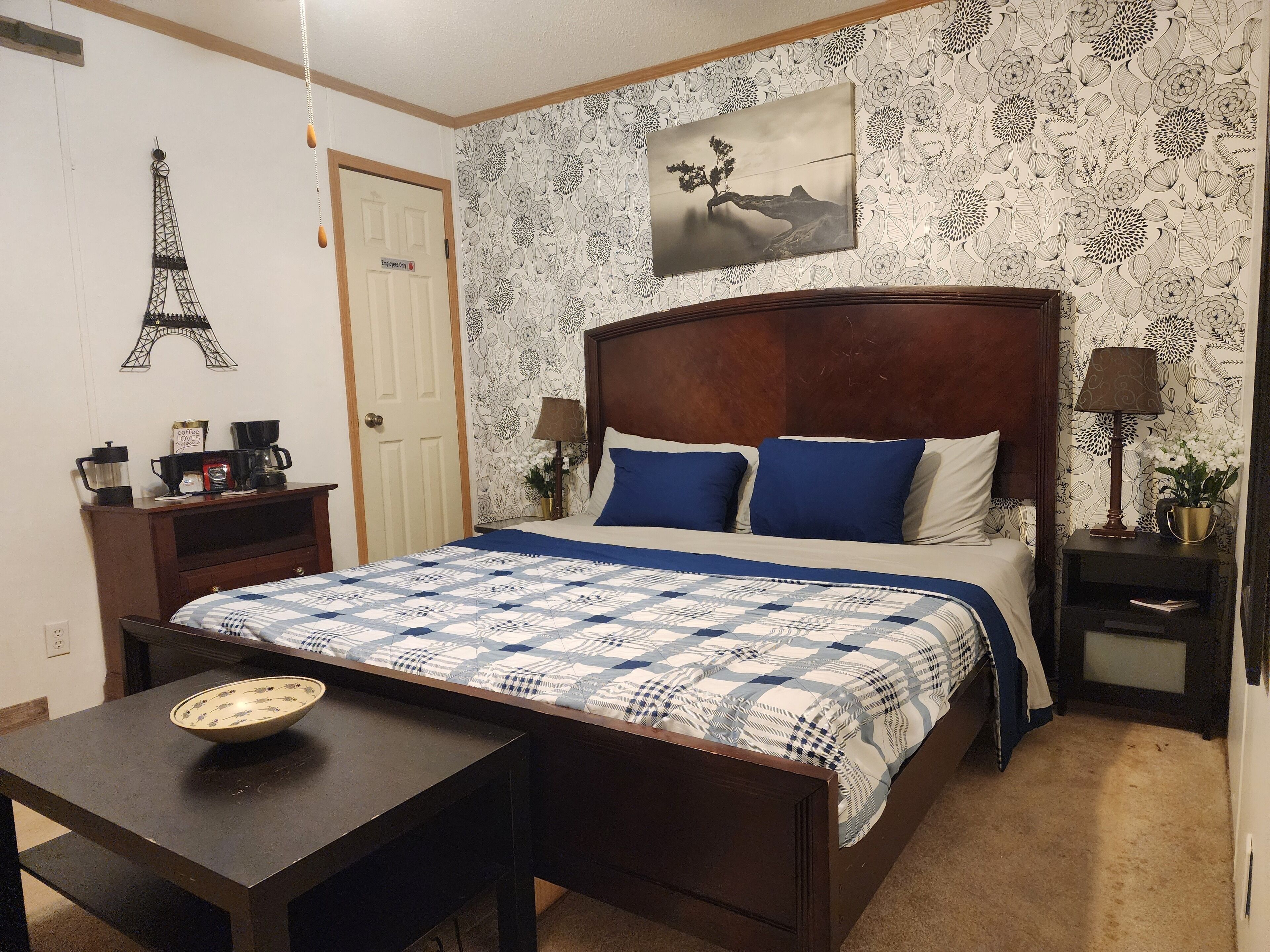 3 bedrooms, desk, iron/ironing board, free WiFi