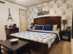 3 bedrooms, desk, iron/ironing board, free WiFi