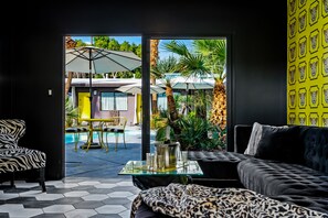 Signature suite | Woonruimte | Een flatscreentelevisie, Netflix, Hulu en streamingdiensten