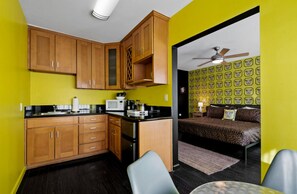 Design Studio Suite | 1 bedroom, premium bedding, memory foam beds, desk