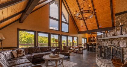 Halftime Haus - 5BR ski in/ski out on Beech. Beautiful views, high end updates, perfect location!