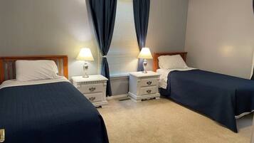 5 habitaciones, escritorio, tabla de planchar con plancha y wifi gratis