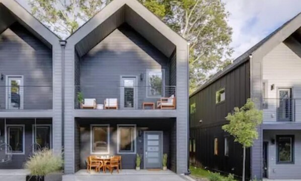 Exterior - Modern+Organic Home 3 miles from Downtown & Broadway - Private Balcony & Patio (Nashville)