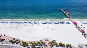 Beach nearby, sun-loungers, beach towels