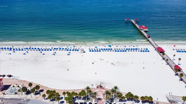 Beach nearby, sun-loungers, beach towels