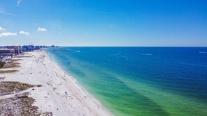 Beach nearby, sun-loungers, beach towels